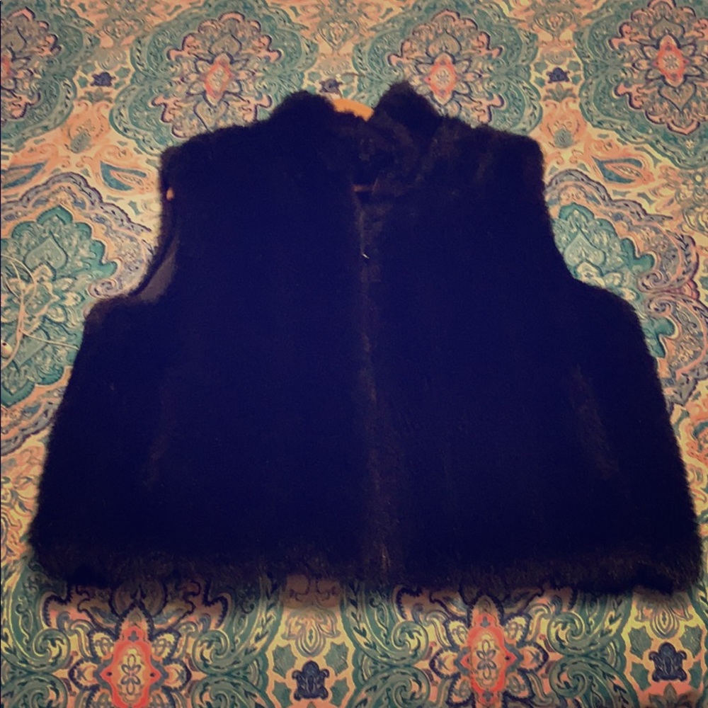 This a Coaco Black Vest